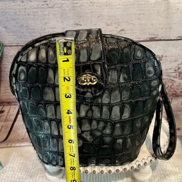 Stuart Weitzman Women’s Black and Grey Embossed Croc Leather Shoulder Bag - Picture 12 of 14